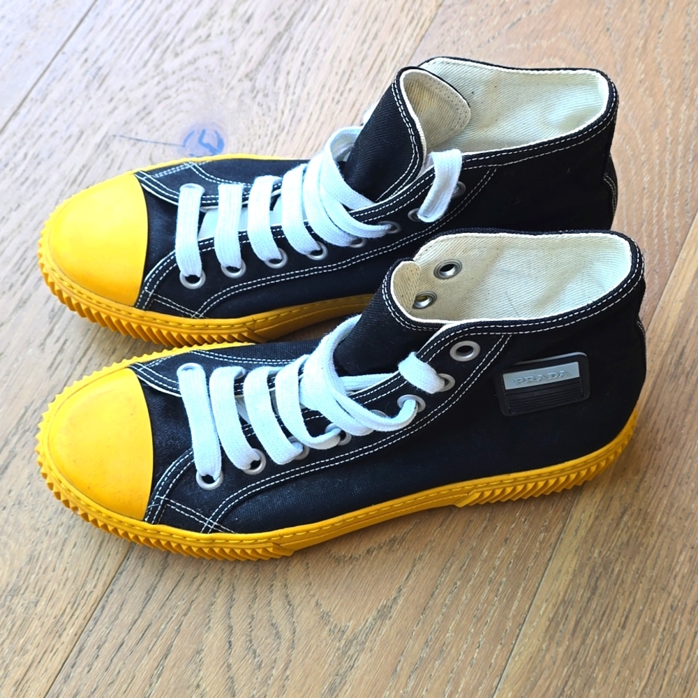 Prada Mens High Sneaker